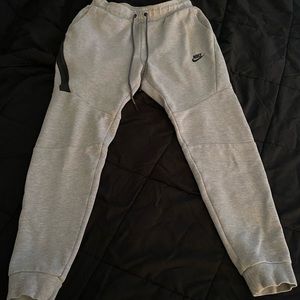 Nike tech fleece joggers